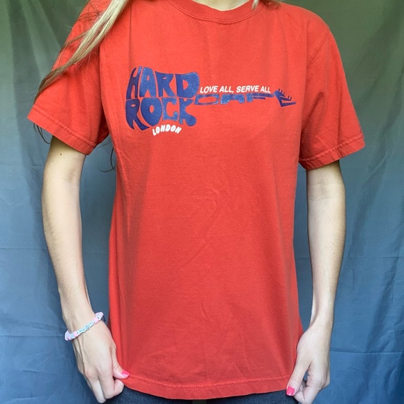 Hard Rock Cafe Tops - Hard Rock Cafe Rare London Guitar Medium Graphic T-Shirt “Love All, Serve All”